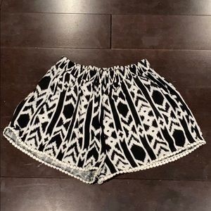 Dream State Black & White Shorts Size Small
